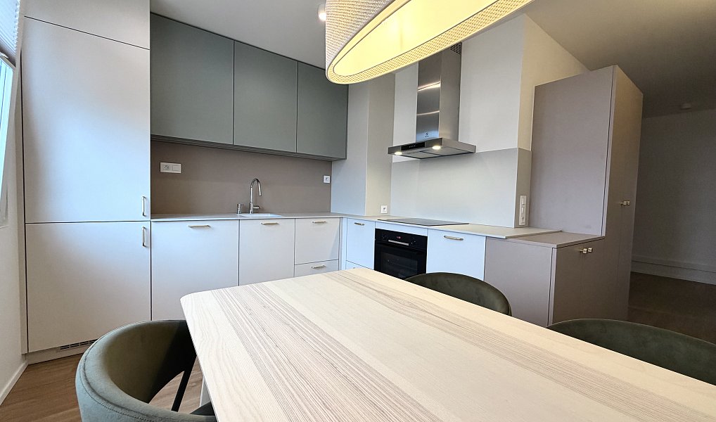 Prodej bytu 3+1 76 m², Praha – náhled fotky 2