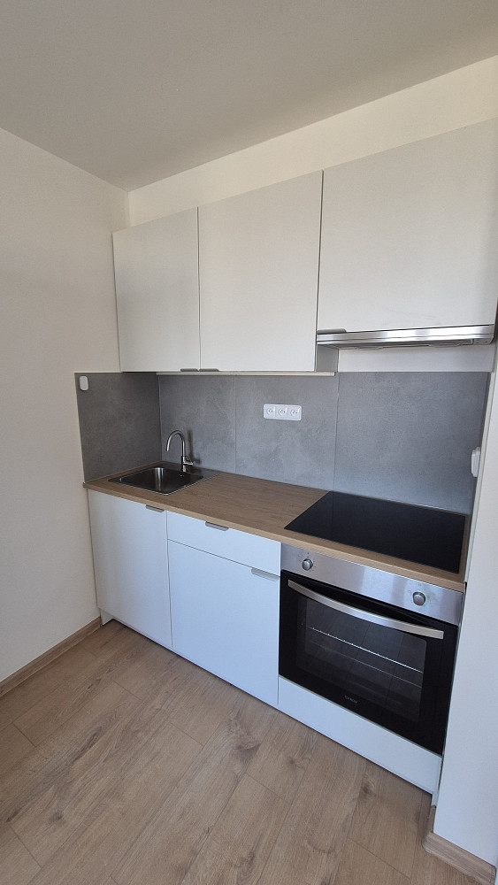 Pronájem bytu 1+kk 24 m² — photo 2