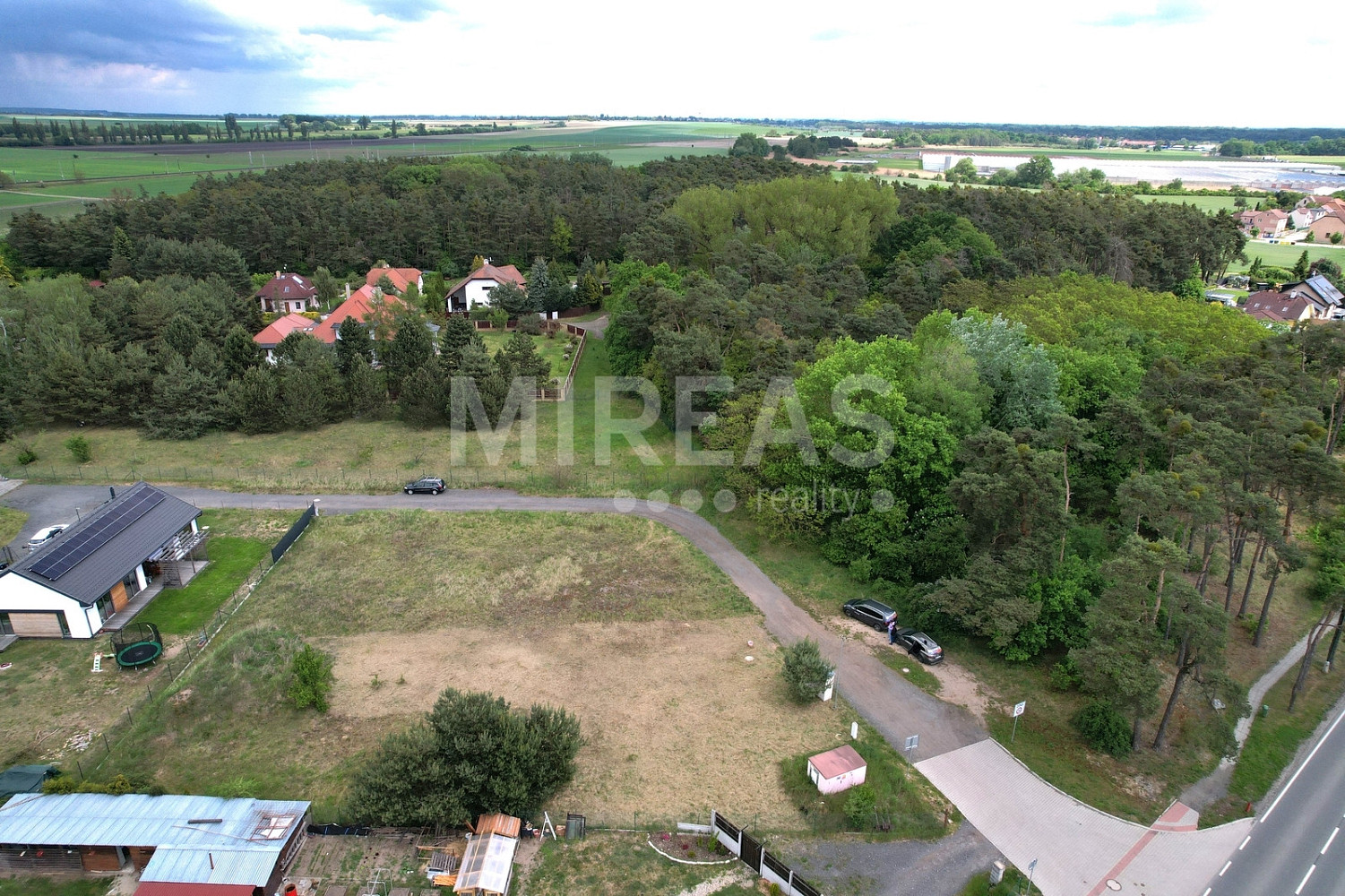 Prodej stavebního pozemku 932 m² – fotografie 5