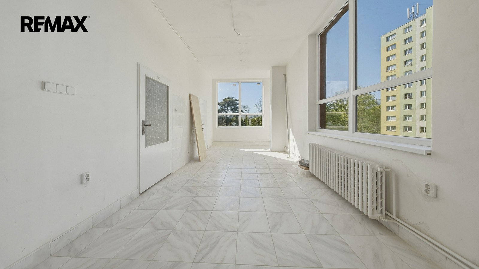 Pronájem obchodních prostor 100 m² — photo 3