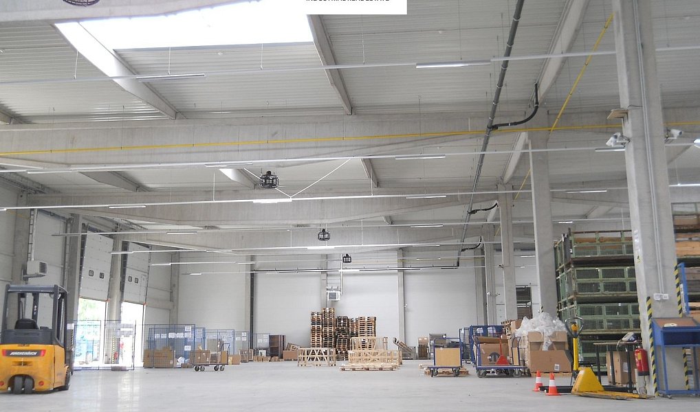 Pronájem skladovacích prostor 15 000 m², Chlumec – náhled fotky 2