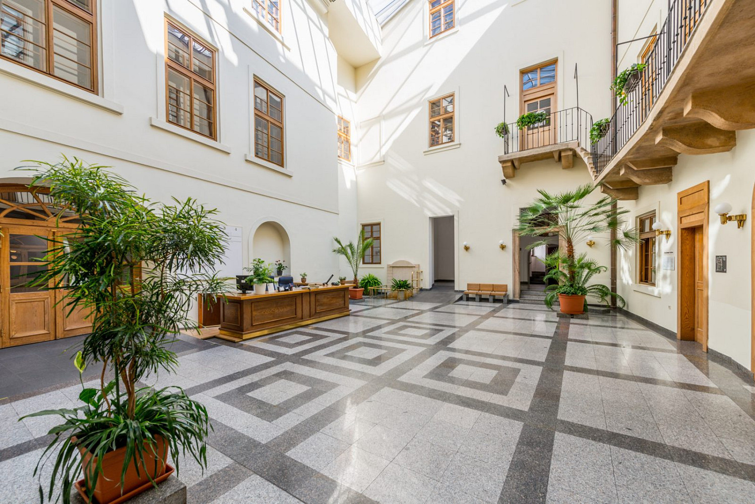 Pronájem kanceláře 168 m² – fotografie 2