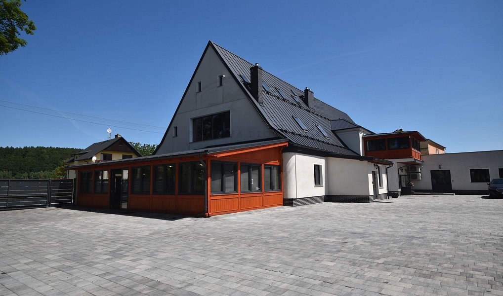 Prodej domu 417 m² s pozemkem 7 108 m², Mikulovice – náhled fotky 2