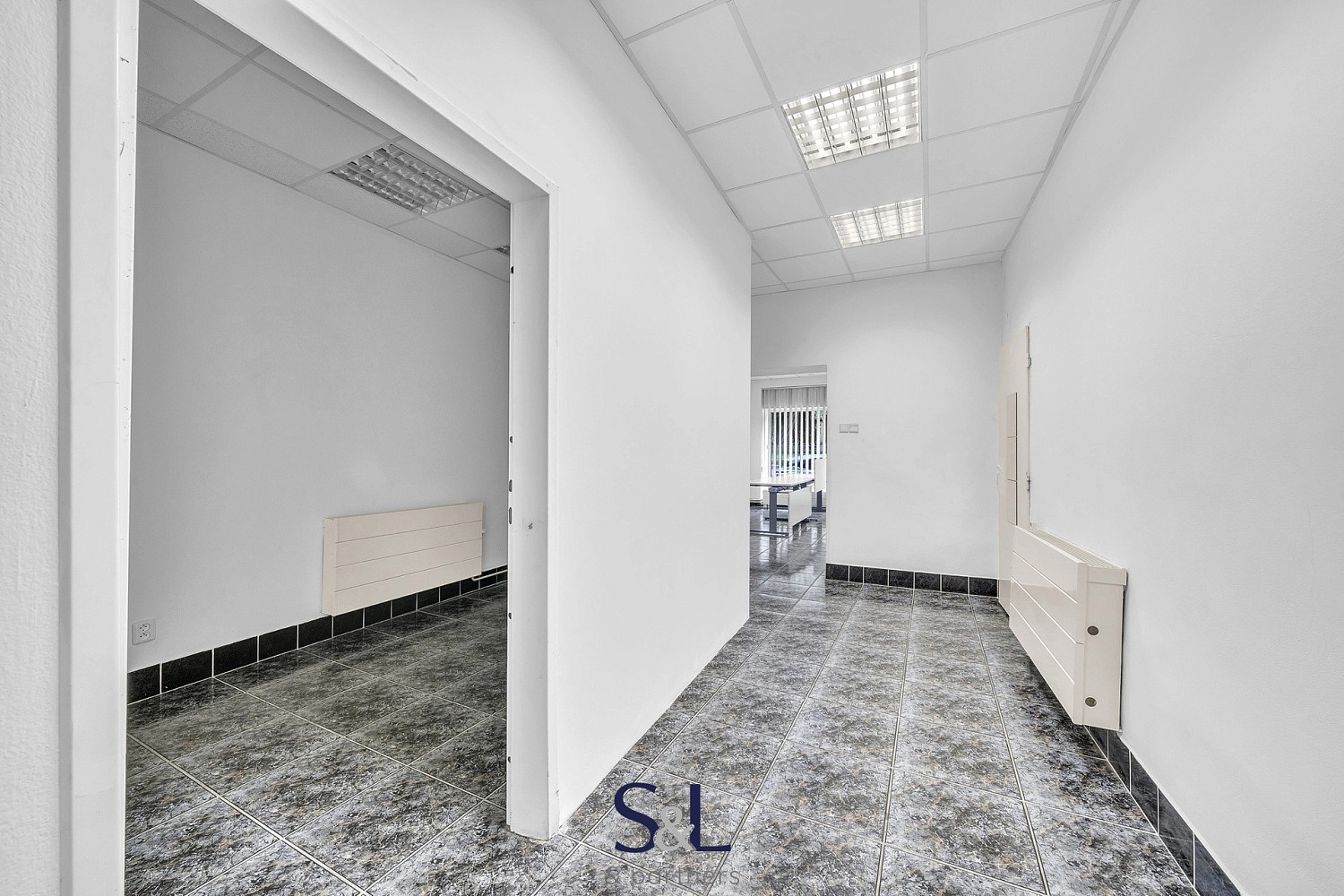 Pronájem kanceláře 332 m² – pohled 4