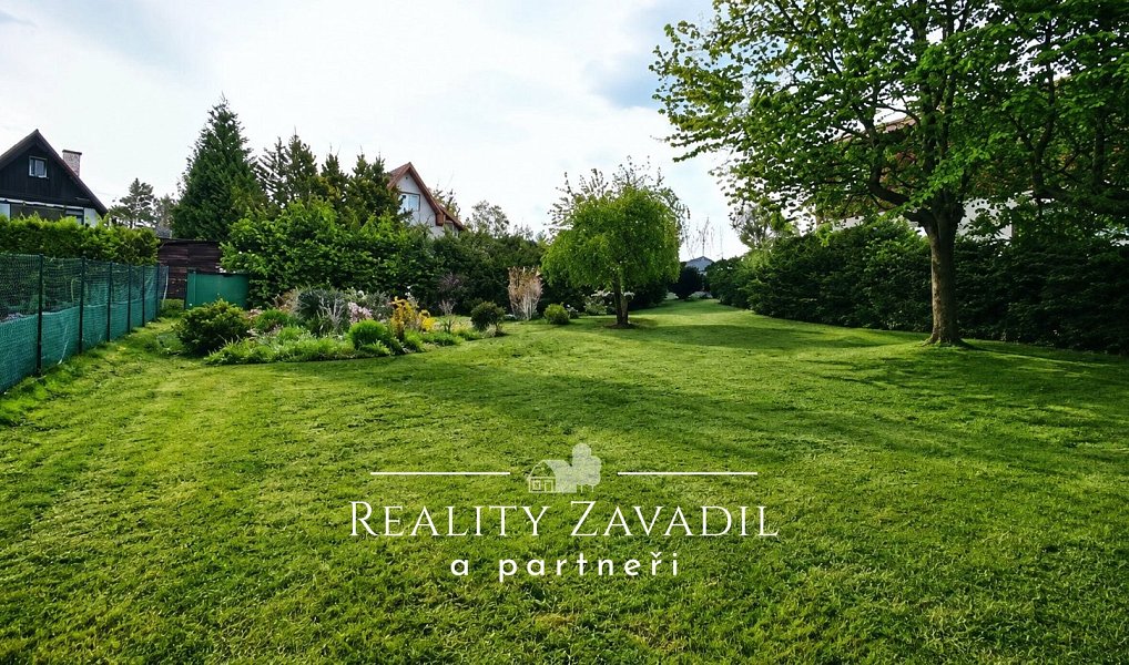 Prodej stavebního pozemku 543 m², Babice – náhled fotky 2