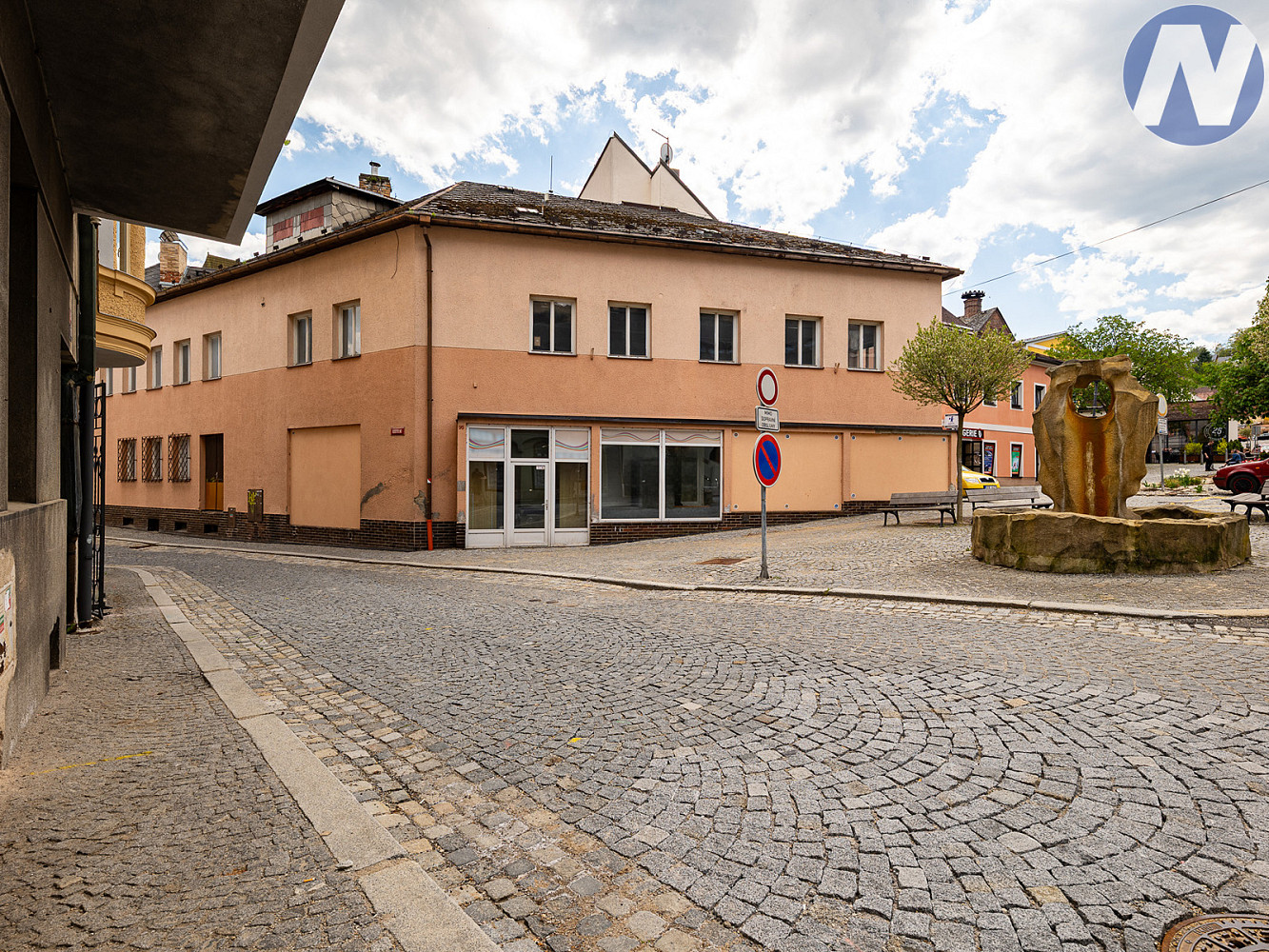 Prodej obchodních prostor 460 m²