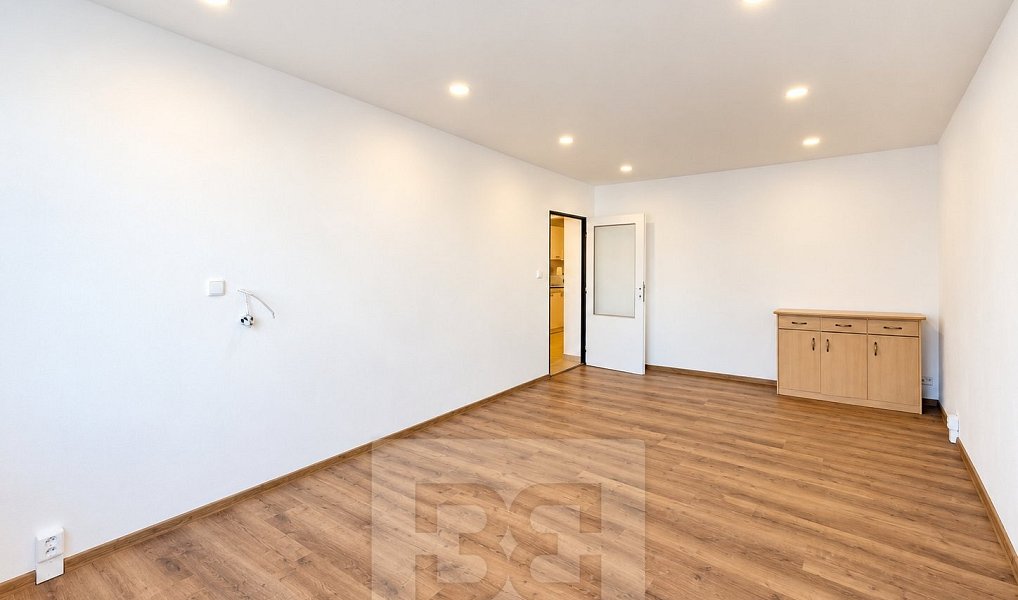Pronájem bytu 2+1, 49 m², Bohnice - Praha 8, Praha