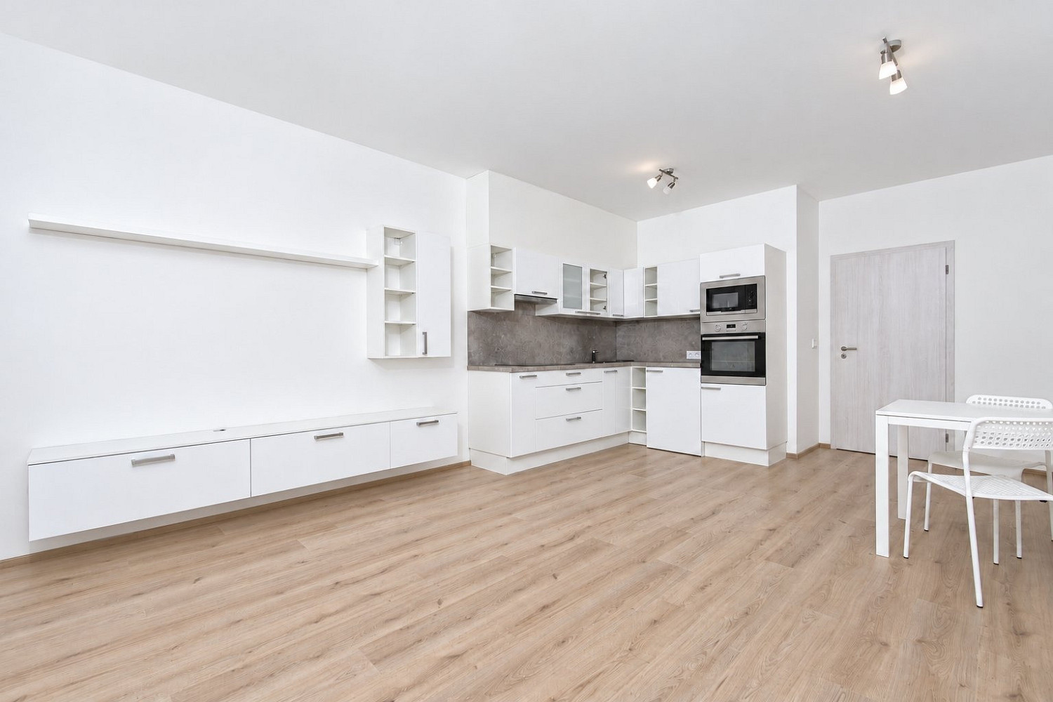 Prodej bytu 1+kk 34 m² – fotografie 2