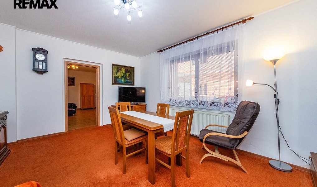 Prodej domu 309 m² s pozemkem 854 m², Kněževes – náhled fotky 8