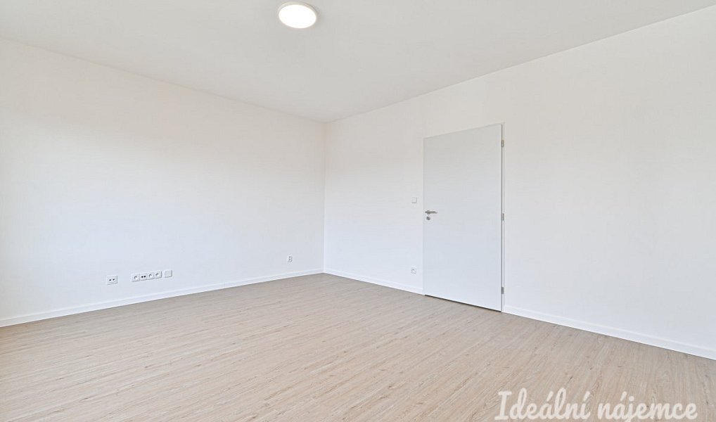 Pronájem bytu 1+1 38 m², Praha – náhled fotky 9