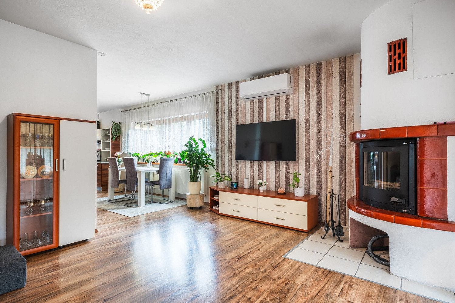 Prodej domu 240 m² s pozemkem 823 m² – fotografie 5