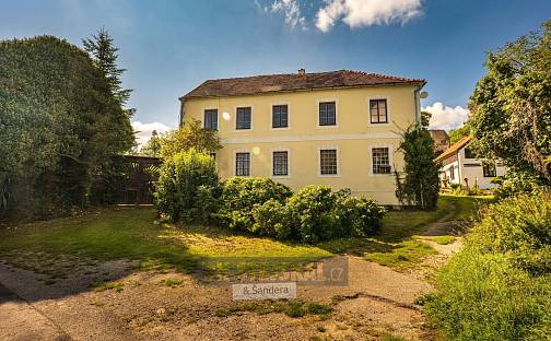 Prodej domu 430 m² s pozemkem 57 892 m², Brloh, okres Český Krumlov