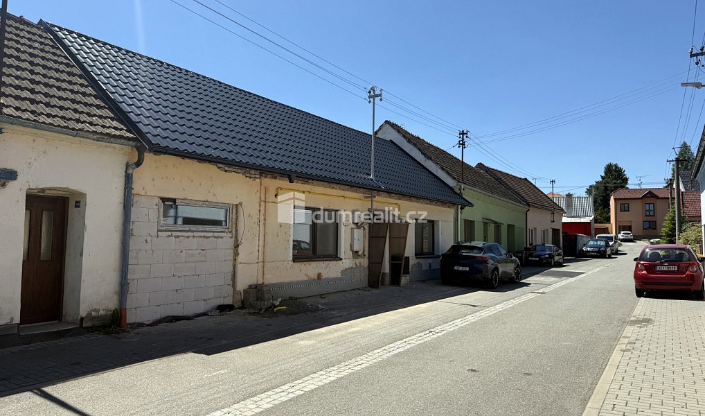 Prodej domu 100 m² s pozemkem 213 m², Nivnice – náhled fotky 2