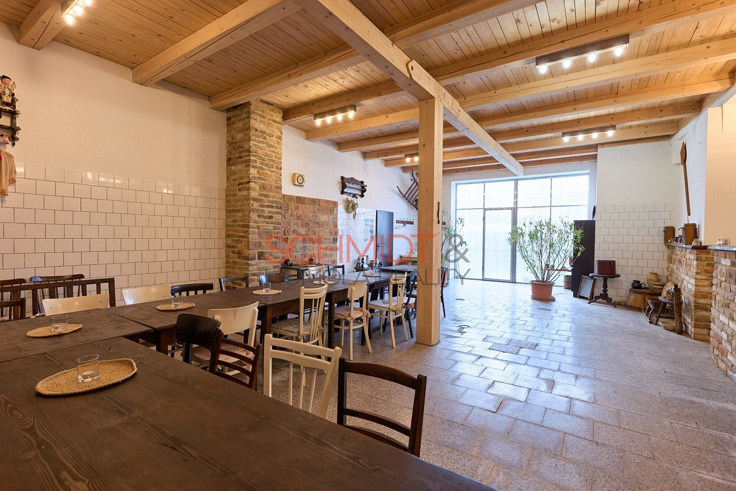 Prodej výrobních prostor 1 612 m² – fotografie 3
