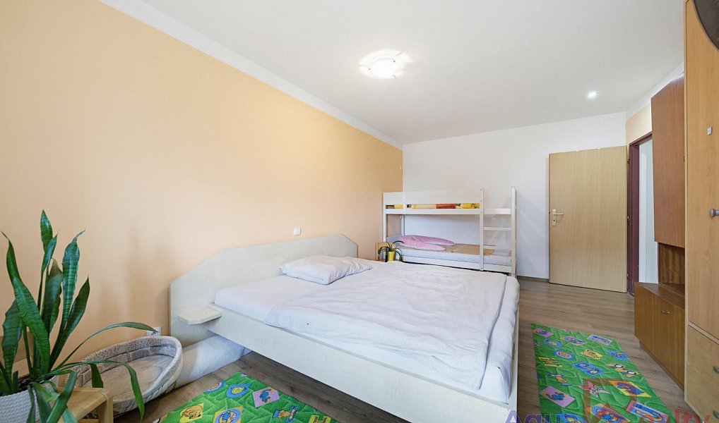 Prodej domu 330 m² s pozemkem 1 180 m², Stanovice – náhled fotky 15