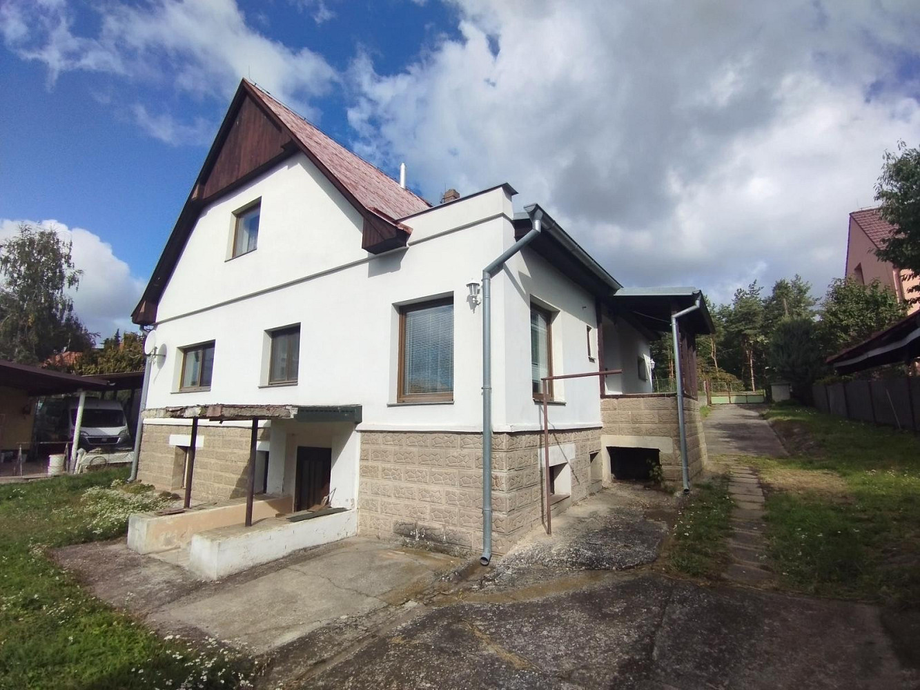 Prodej domu 301 m² s pozemkem 750 m² – fotografie 2