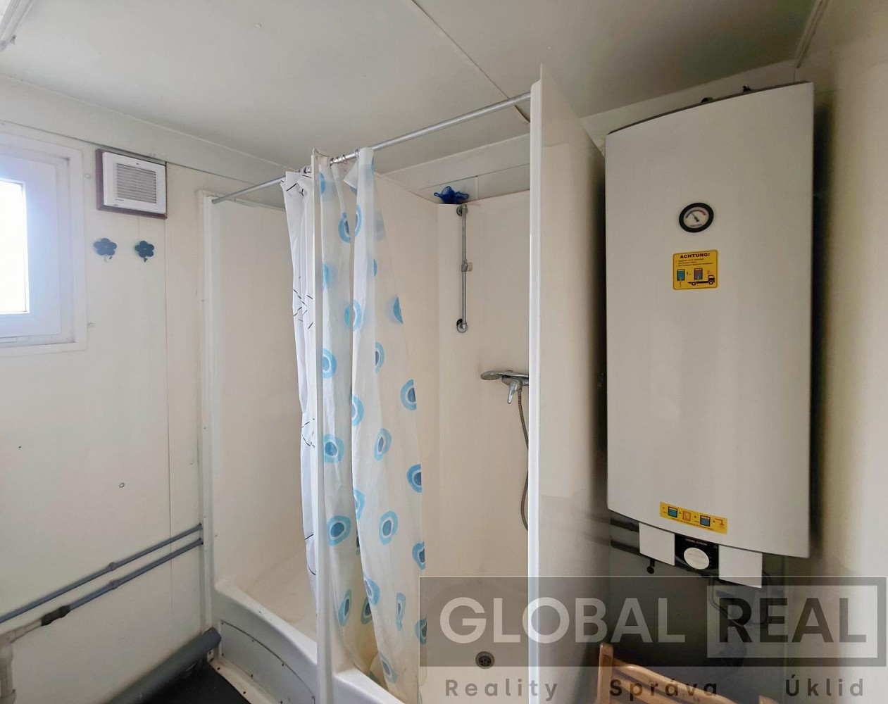 Pronájem ubytovacího objektu 250 m² – fotografie 5