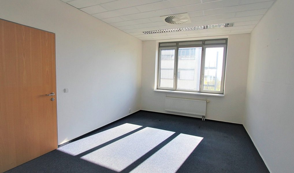 Pronájem kanceláře 251 m², Ořech – náhled fotky 4