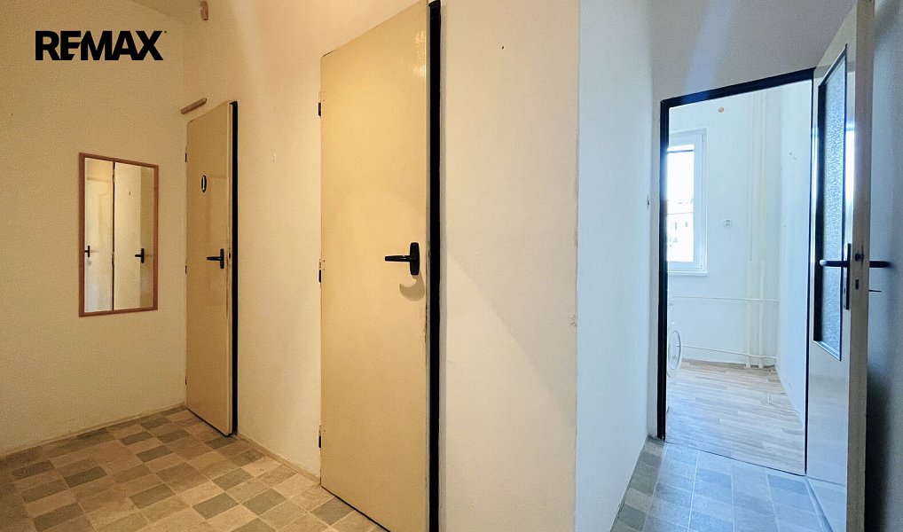 Prodej bytu 1+1 35 m², Roztoky – náhled fotky 14