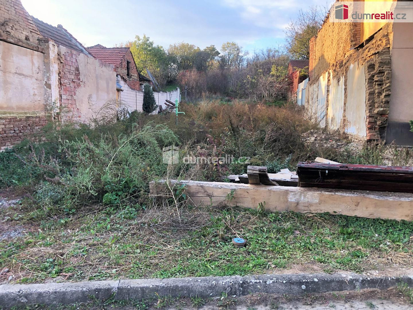 Prodej domu 100 m² s pozemkem 1 105 m² — photo 2