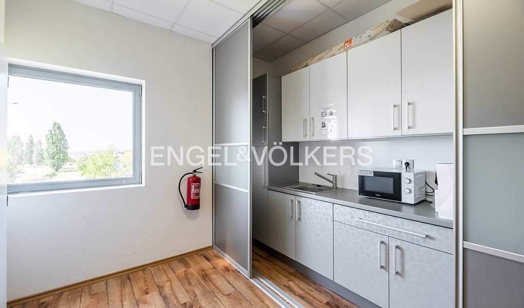 Pronájem obchodních prostor 491 m², Čestlice – náhled fotky 4