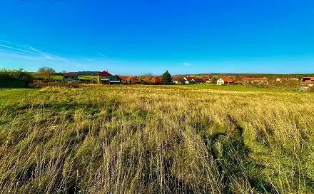 Prodej stavebního pozemku 1 111 m², Ostřetín, okres Pardubice