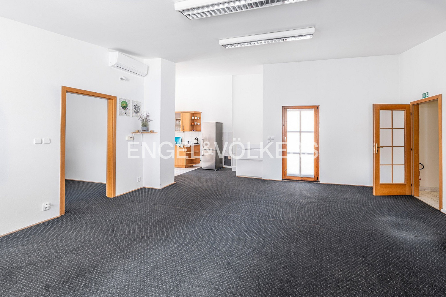 Pronájem kanceláře 123 m² – fotografie 4