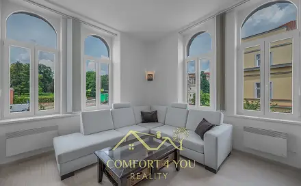 Prodej bytu 3+1 111 m², náměstí Republiky, Znojmo