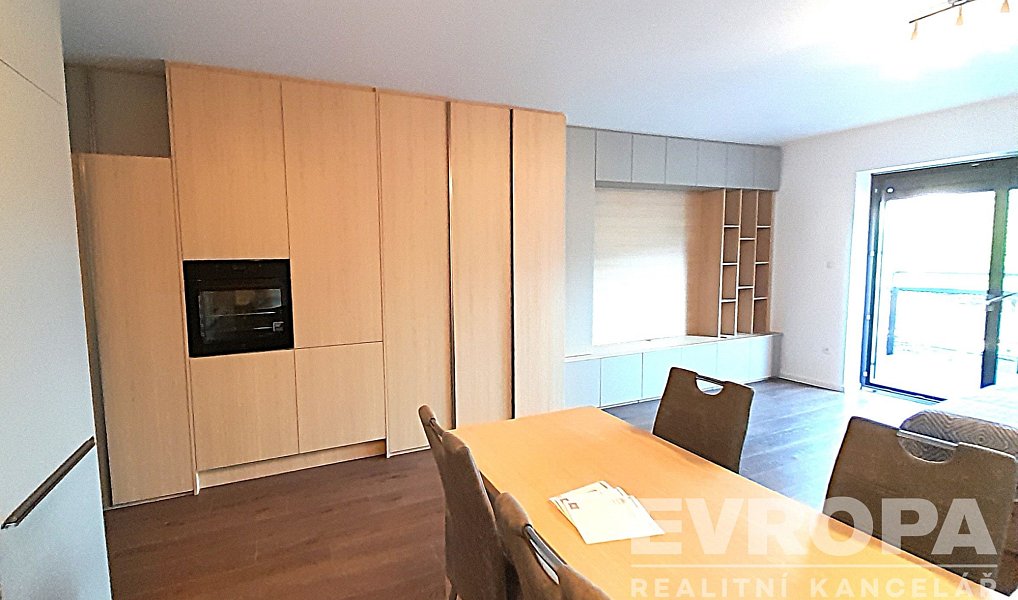Pronájem bytu 1+kk 49 m², Praha – náhled fotky 6
