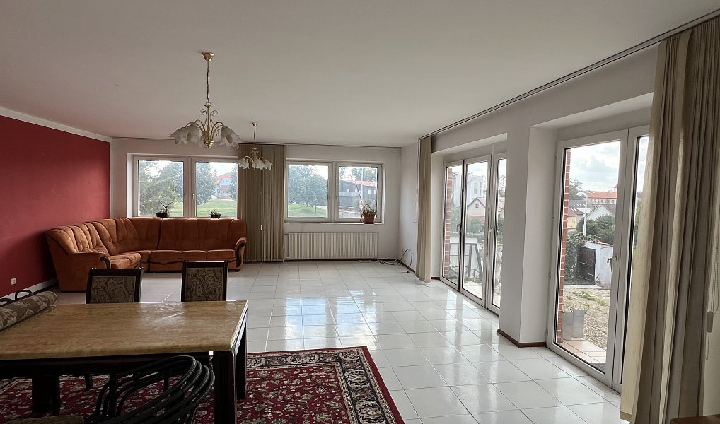 Prodej domu 428 m² s pozemkem 831 m², Praha – náhled fotky 2
