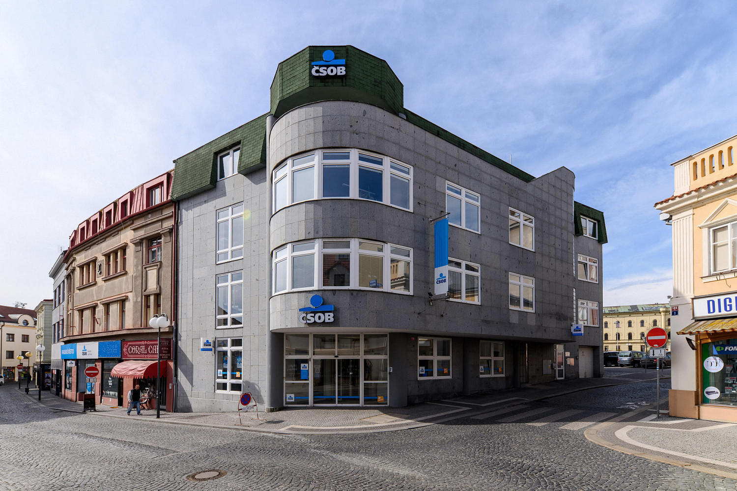Pronájem kanceláře 198 m² – pohled 2