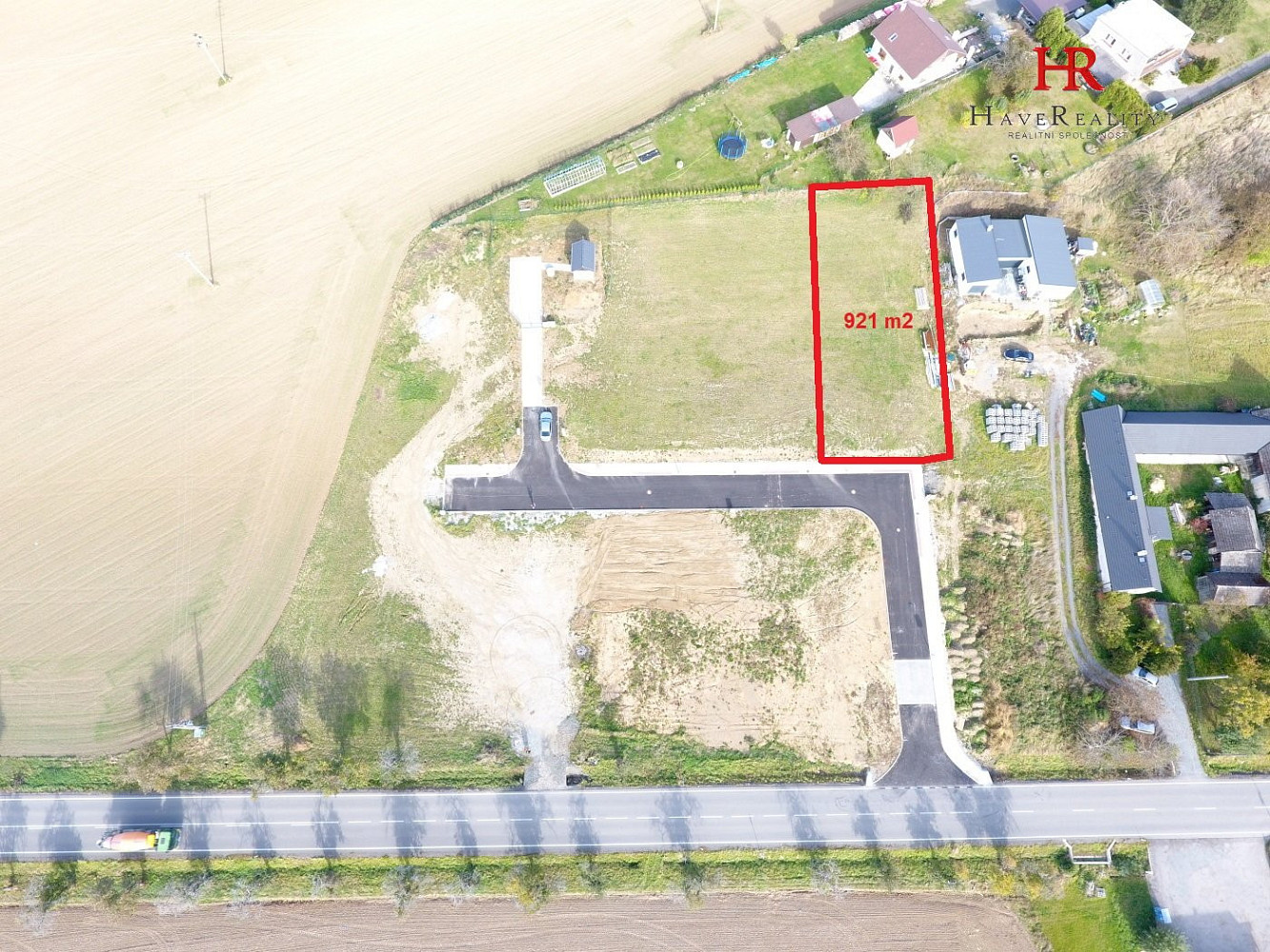 Prodej stavebního pozemku 921 m² – fotografie 3