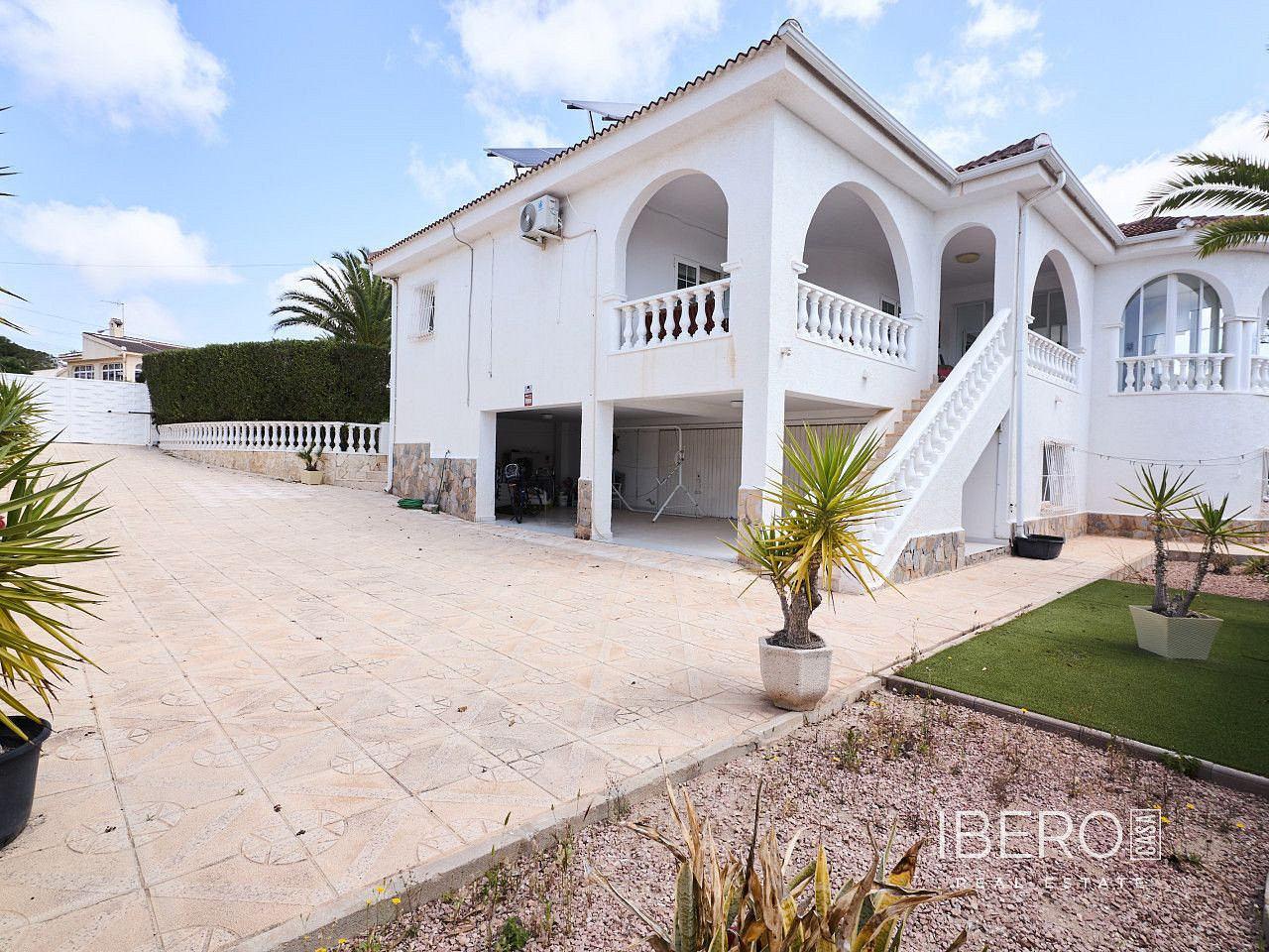 Prodej domu 356 m² s pozemkem 1 040 m² - Vista 4