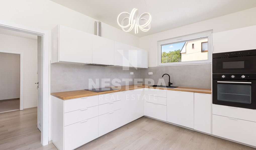Prodej domu 130 m² s pozemkem 482 m², Jesenice – náhled fotky 7