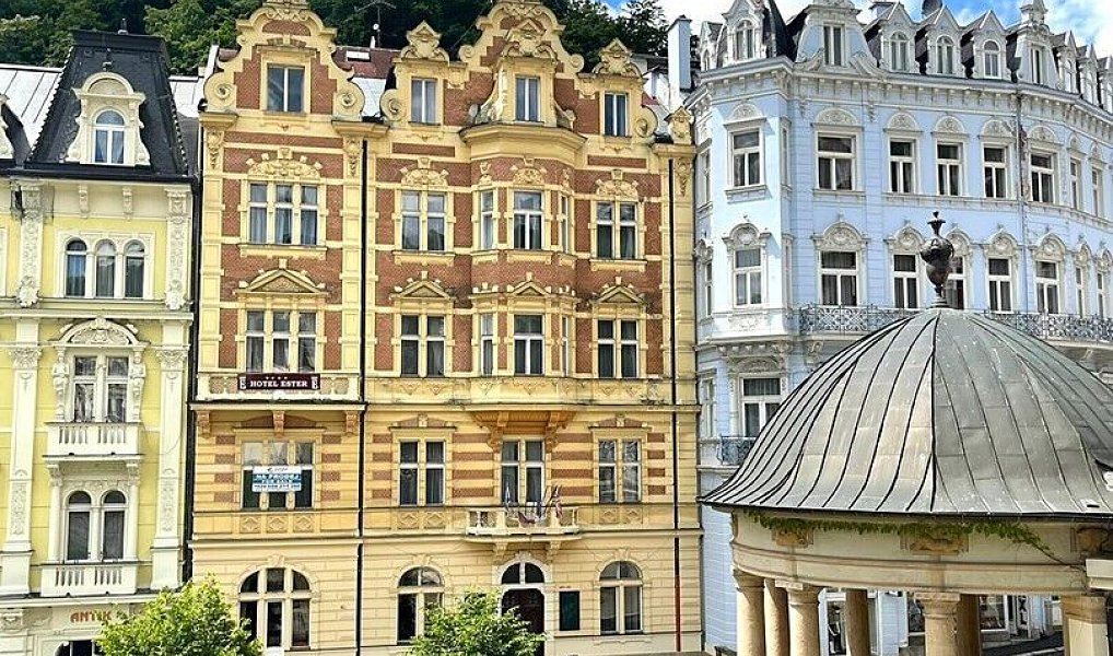 Prodej ubytovacího objektu 1 316 m², Karlovy Vary – náhled fotky 6