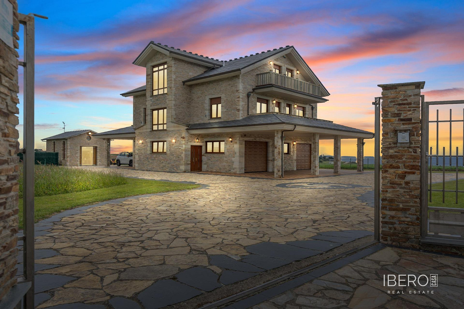 Prodej domu 600 m² s pozemkem 6 419 m² — photo 2