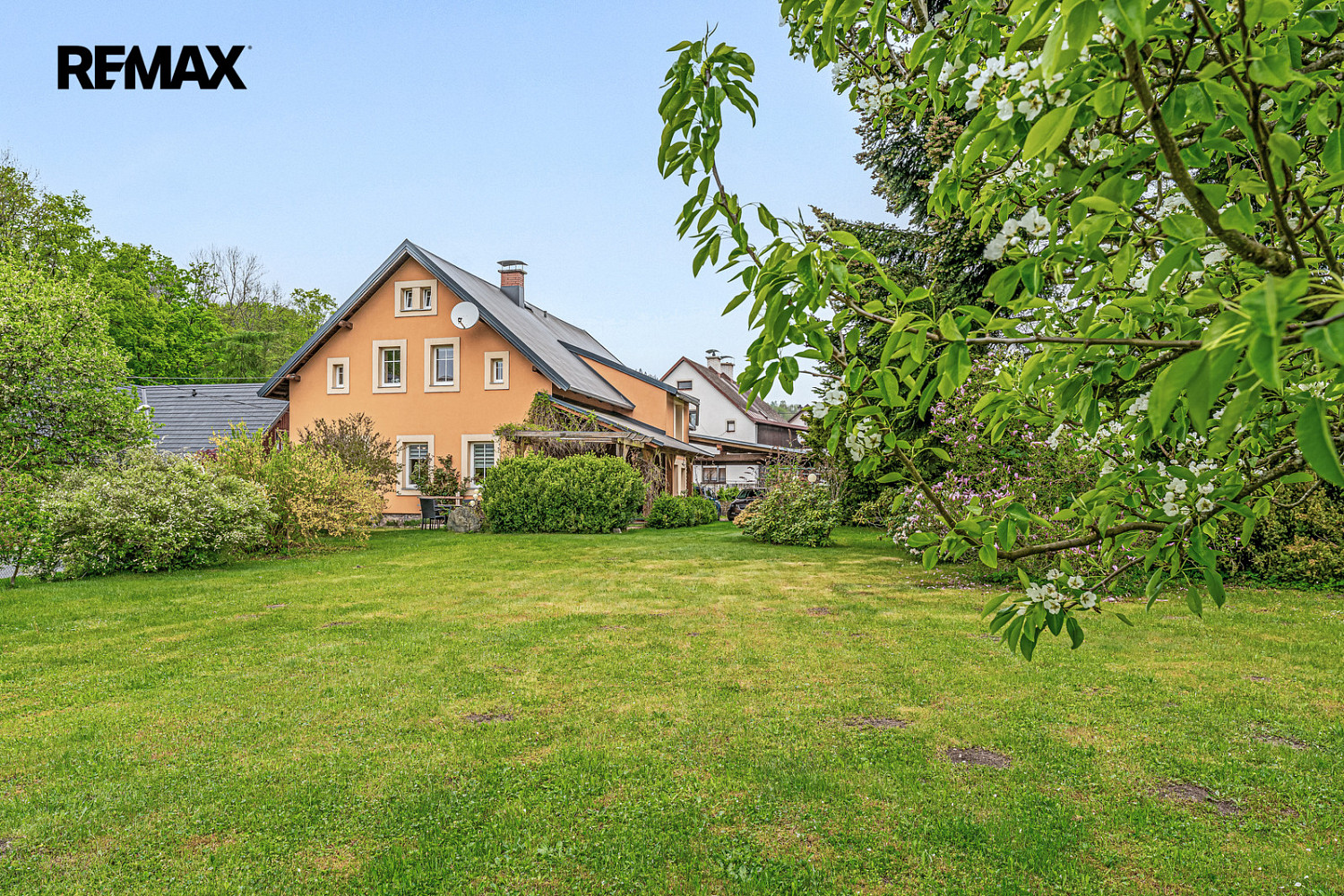 Prodej domu 161 m² s pozemkem 1 099 m²
