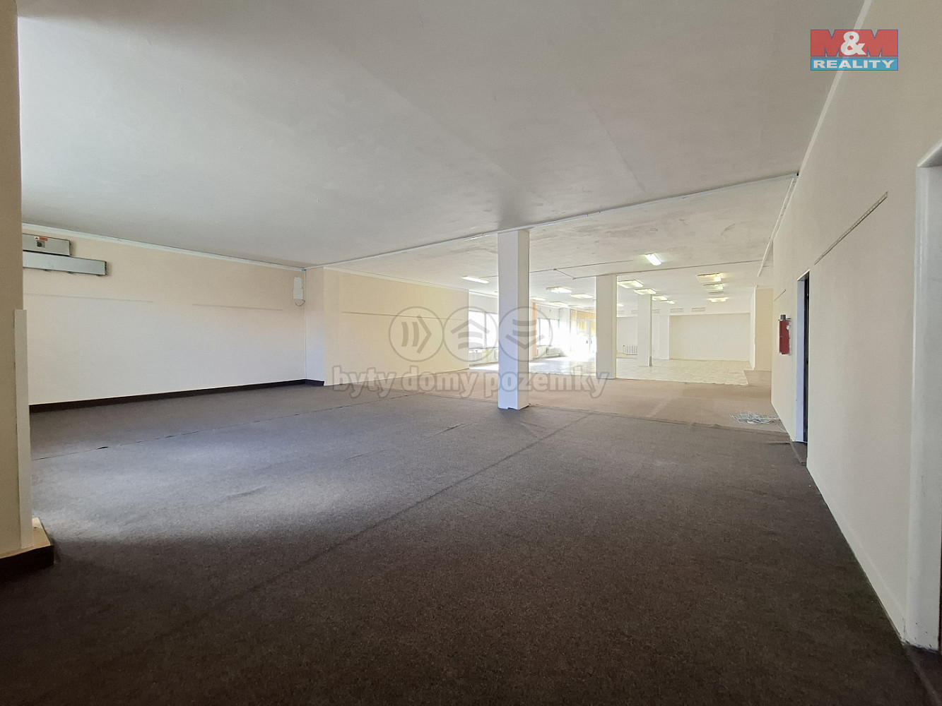 Pronájem obchodních prostor 828 m² — photo 2