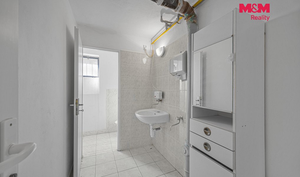 Prodej nájemního domu, činžáku 354 m², Sezemice – náhled fotky 23