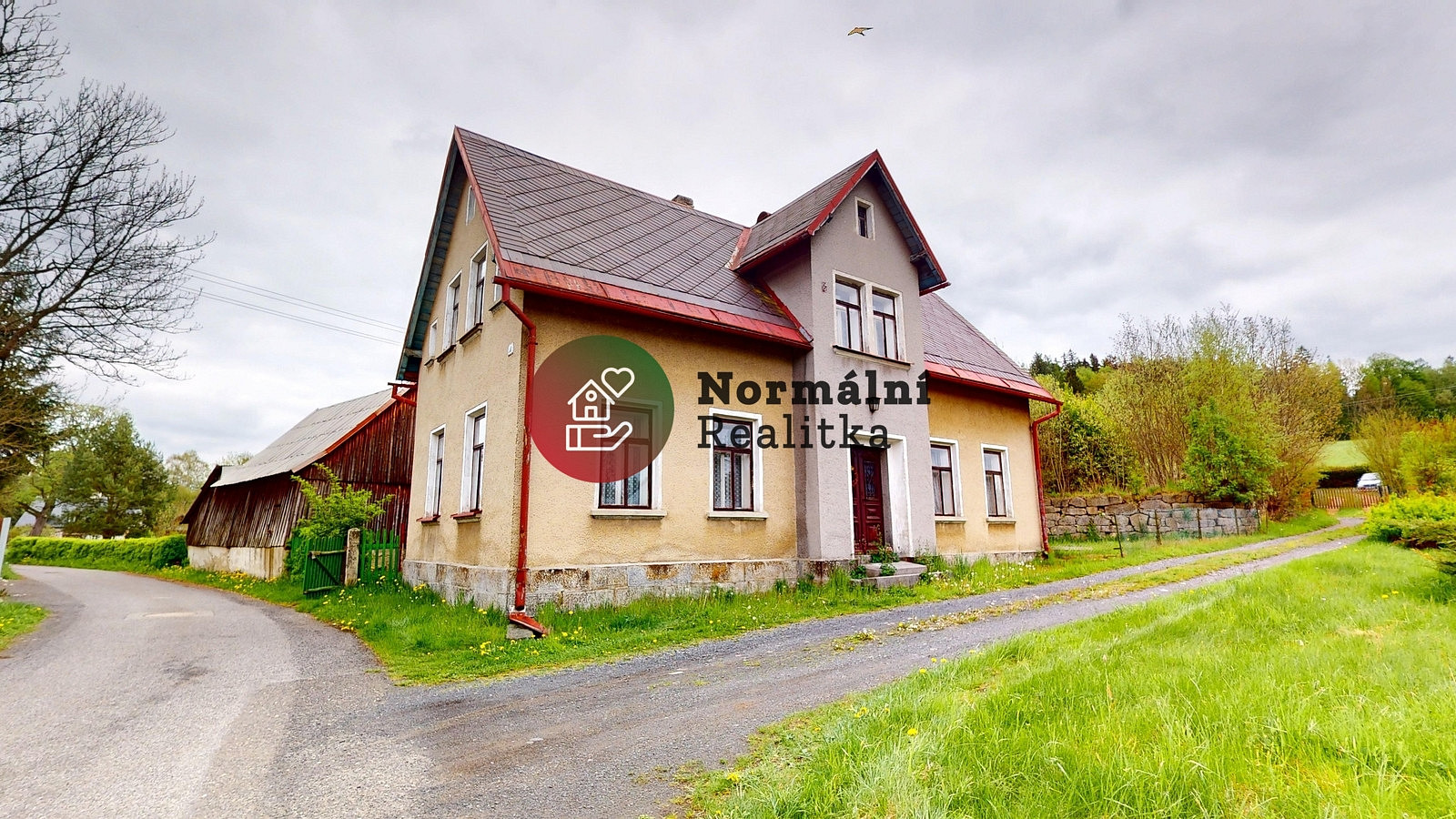 Prodej domu 176 m² s pozemkem 1 213 m²