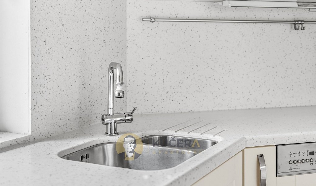 Prodej domu 488 m² s pozemkem 1 376 m², Jesenice – náhled fotky 11