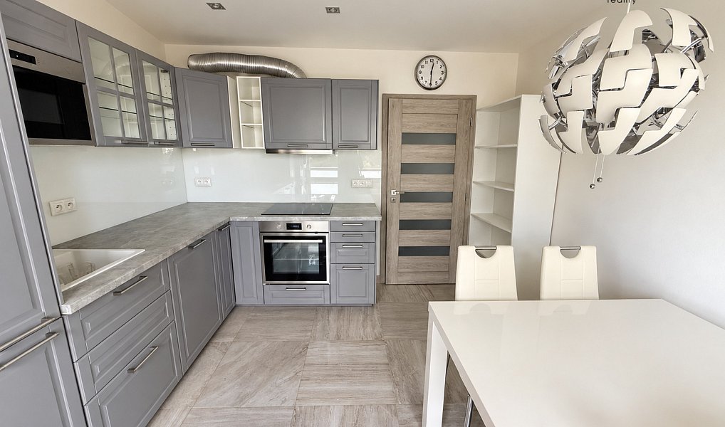 Prodej bytu 3+1 65 m², Praha – náhled fotky 2