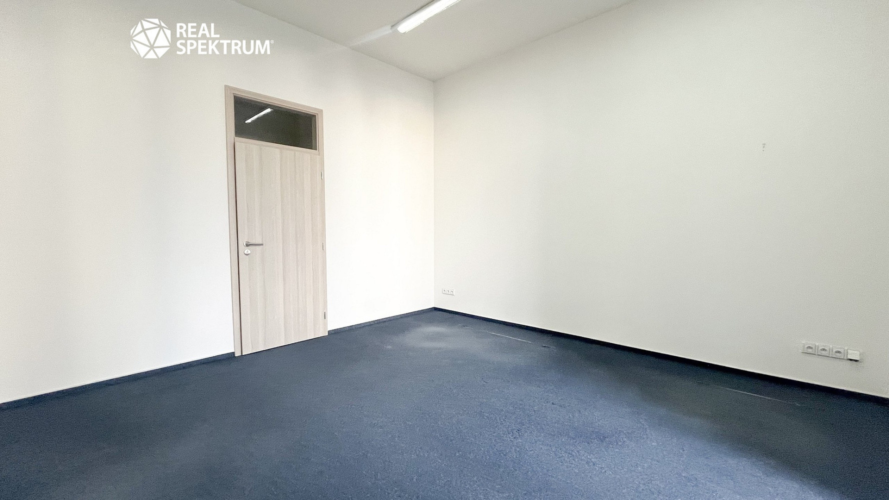 Pronájem kanceláře 21 m² – fotografie 3