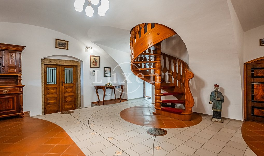 Prodej domu 2 500 m² s pozemkem 6 302 m², Třebotov – náhled fotky 10