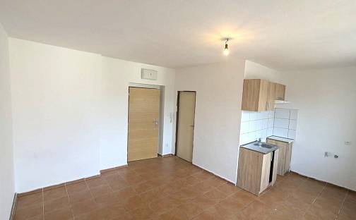 Pronájem bytu 1+kk 22 m², Jiskrova, Děčín - Děčín VII-Chrochvice