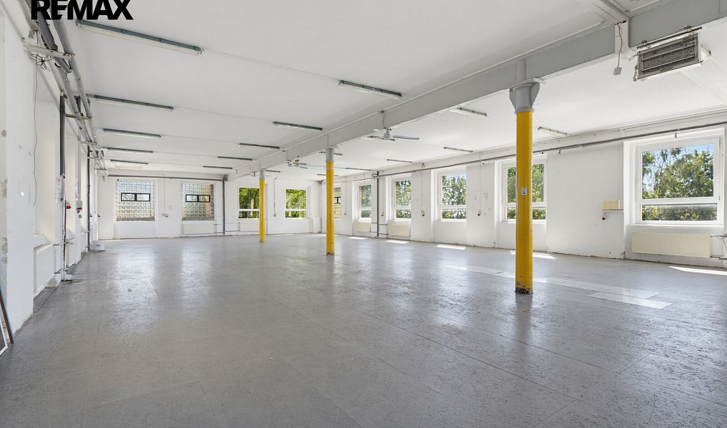 Prodej výrobních prostor 2 350 m², Aš – náhled fotky 18