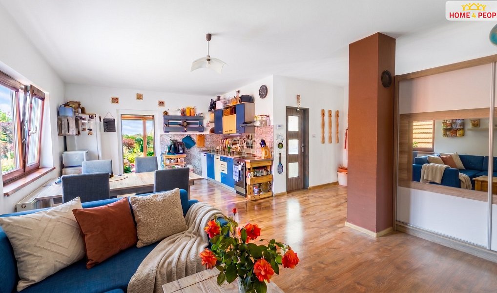 Prodej domu 224 m² s pozemkem 745 m², Spořice – náhled fotky 4