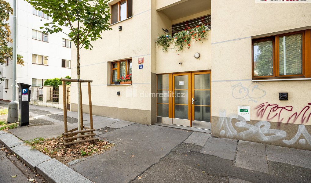 Prodej bytu 2+1 44 m², Praha – náhled fotky 2
