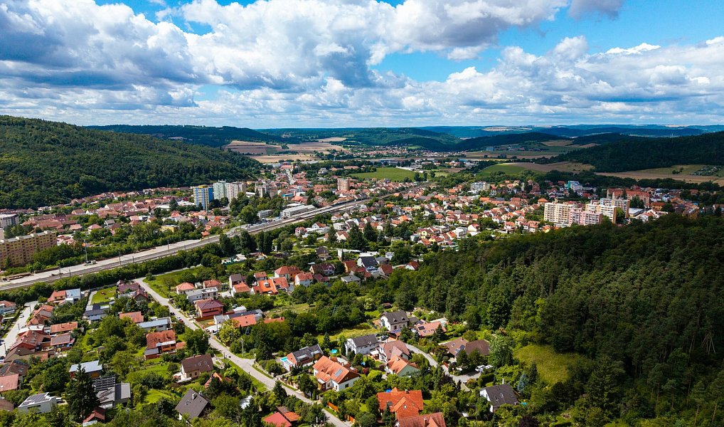 Prodej stavebního pozemku 1 276 m², Kuřim – náhled fotky 10