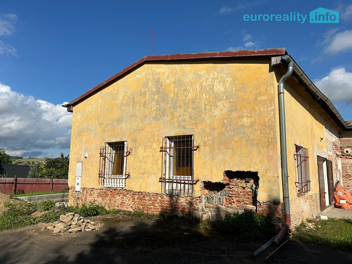 Prodej skladovacích prostor 300 m²